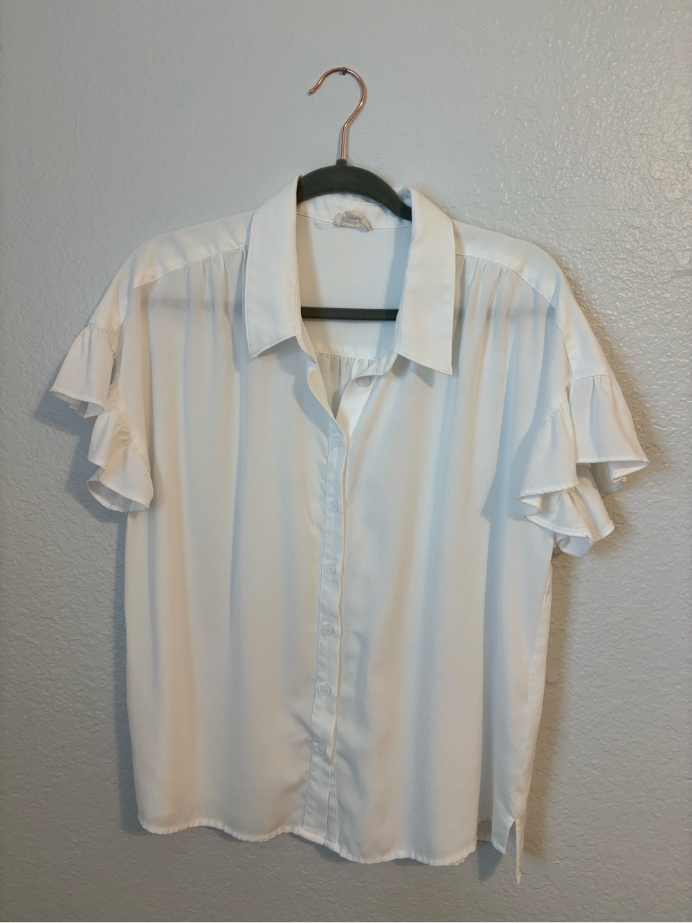 Hem & Thread White Ruffle Sleeve Button-Front Blouse